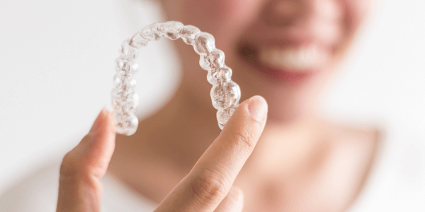 Invisible braces advantages